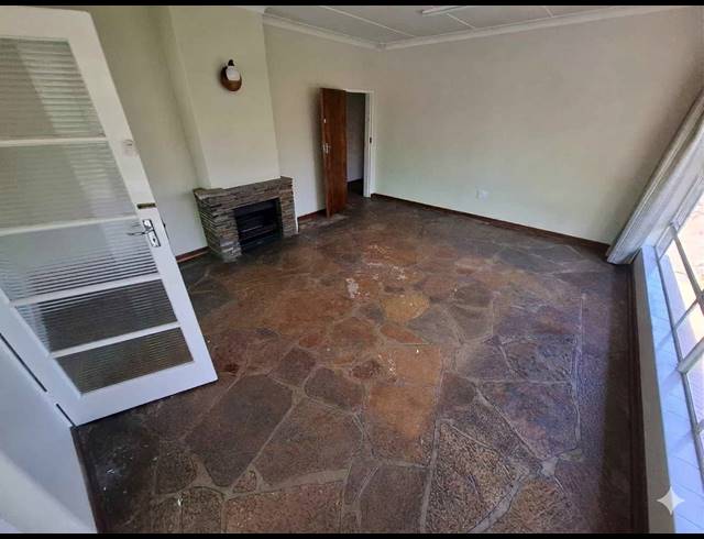 3 BEDROOM HOUSE FOR SALE IN QUEENSWOOD